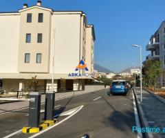 SHITEN 3 POSTE PARKIMI 75 M2 SECILI 'SAUK' 2600000 LEKE SECI