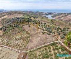 Tokë 5,800 m² për shitje në Golem – Ideale për agroturizëm d