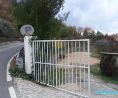Truall për shitje