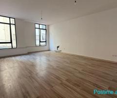ZYRE ME QERA 154 M2 RRUGA E DURRESIT 2.600 EURO FH-93989