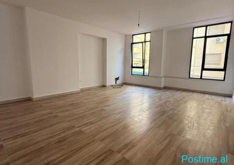 ZYRE ME QERA 82 M2 RRUGA E DURRESIT 1.500 EURO FH-93992 - 1/3