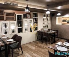 JEPET BAR RESTORANT 157 M2 ME QERA TE RR.DURRESIT 2.000 EURO