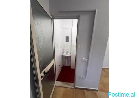 Ambient komercial me qira në Rrugën Fortuzi! - 5/7