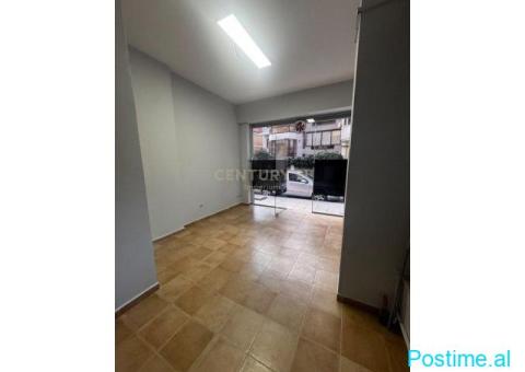 Ambient komercial me qira në Rrugën Fortuzi! - 7/7