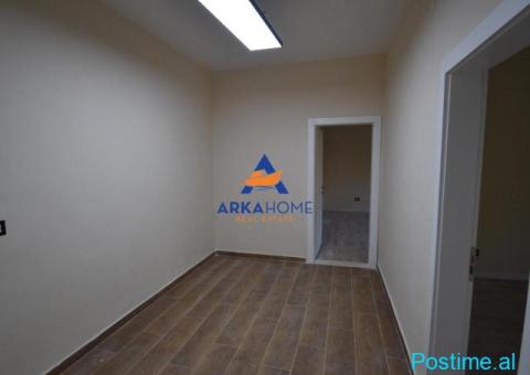 JEPET ME QIRA AMBIENT PËR ZYRA / BIZNES 80M2 'BLLOK' 90.000 - 3/6