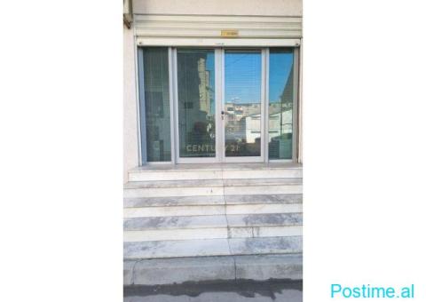 +355698329326 Dyqan 20 m2 për Shitje në Durrës, Lagjia Nr.16 - 4/9