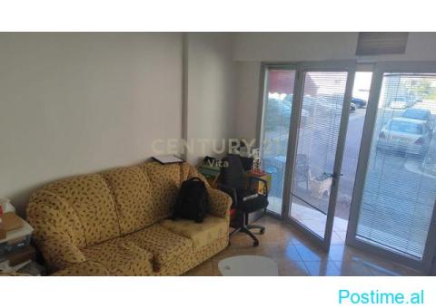 +355698329326 Dyqan 20 m2 për Shitje në Durrës, Lagjia Nr.16 - 5/9