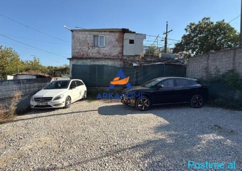 JEPET ME QIRA TOKE 300 M2 'RRUGA FRANG BARDHI, PRANË SHKOLLË - 1/4