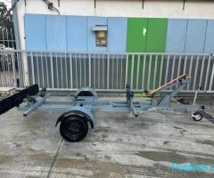 shiten karrela per jet ski dhe per motorra