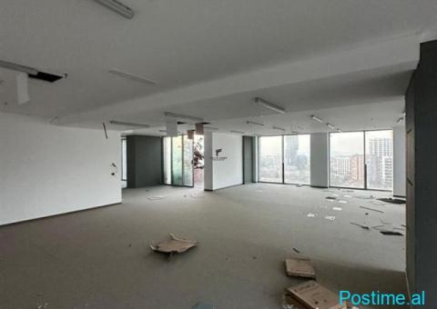 ZYRE ME QERA 263 M2 DOWNTOWN TIRANA 9.200 EURO - 2/3