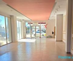 🏢 JEPET AMBIENT ME QIRA – ZONA E PLAZHIT