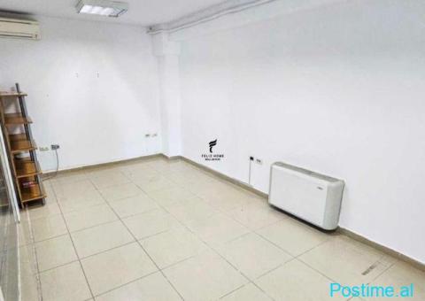 ZYRE ME QERA 300 M2 RRUGA E DIBRES 2.600 EURO FH-65896 - 1/5