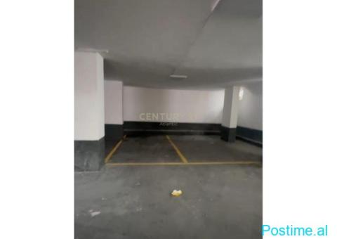 Shiten 8 poste parkimi, Lagjja Nr.5, Rr. Mujo Ulqinaku, Durr