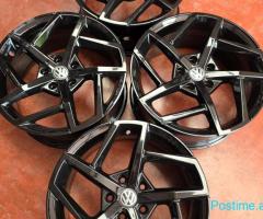 DISQE GOLF 8 R17 R LINE