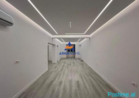 JEPET AMBIENT PËR ZYRË ME QERA 80M2 'RRUGA E BARRIKADAVE' 10