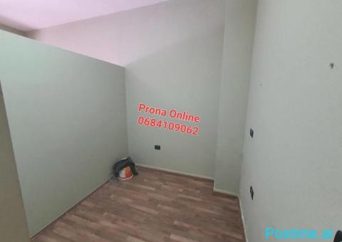 SHITET Dyqan me siperfaqe 31 m2 prane Gardes. - 5/7