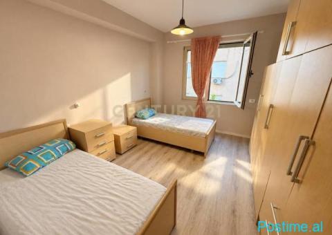 Duplex 2+1+2 me oxhak në kompleksin Ferrari, Liqeni i Thatë - 2/10