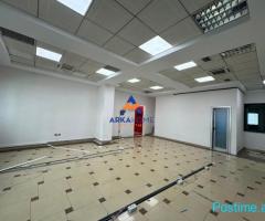 JEPET ME QERA ZYRE 105M2 'NE QËNDËR' 85.000 LEKE