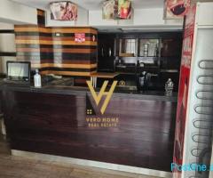 JEPET AMBIENT 204M2 ME QERA TE RR.SAMI FRASHERI 1.000 EURO