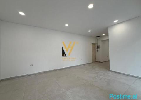 JEPET DYQAN 52 M2 ME QERA NE XHAMLLIK 1.000 EURO - 2/4