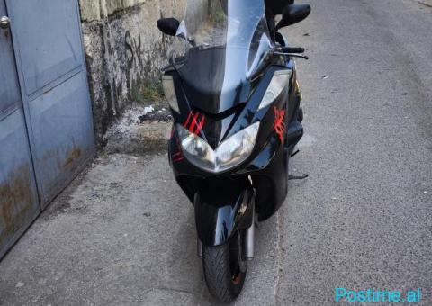Shes ose nderroj Yamaha Majesty 400