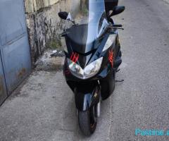 Shes ose nderroj Yamaha Majesty 400