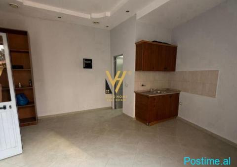 JEPET AMBIENT BIZNESI 40 M2 ME QIRA TE PROKURORIA 39.000 LEK - 1/4