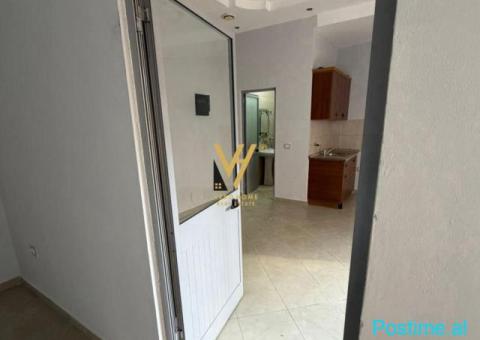 JEPET AMBIENT BIZNESI 40 M2 ME QIRA TE PROKURORIA 39.000 LEK - 2/4