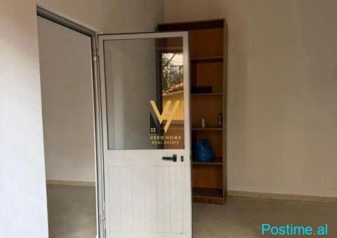 JEPET AMBIENT BIZNESI 40 M2 ME QIRA TE PROKURORIA 39.000 LEK - 3/4