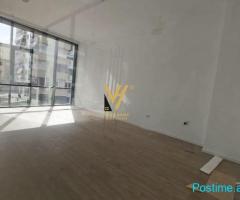 JEPET ZYRE 40 M2 ME QERA TE MINE PEZA 800 EURO
