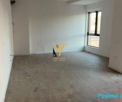 JEPET ZYRE 90 M2 ME QIRA TE MYSLYM SHYRI 800 EURO