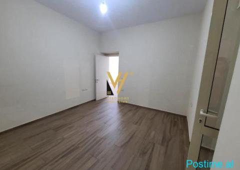 JEPET ZYRE 75 M2 ME QERA TE BULV. ZOGU I PARE 100.000 LEKE - 2/5