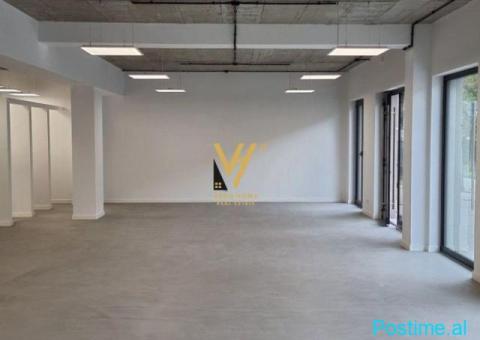 JEPET DYQAN 200 M2 ME QERA TE KOMUNA PARISIT 4.000 EURO