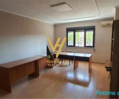 JEPET ZYRE 160 M2 ME QIRA NE QENDER 1.300 EURO