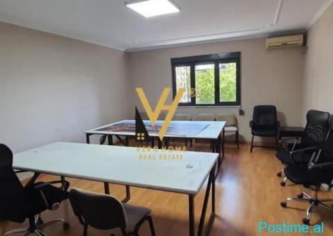 JEPET ZYRE 160 M2 ME QIRA NE QENDER 1.300 EURO - 5/7