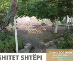 Shitet shtepi private + toke