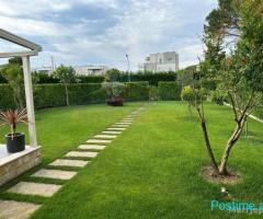 Shitet, Vilë Dyshe, Kompleksi "Lura 3 ", Gjiri i Lalëzit