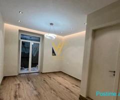 JEPET ZYRE 30 M2 ME QIRA TE RRUGA MYSLYM SHYRI 800 EURO