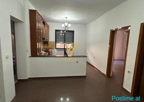 JEPET AMBIENT BIZNESI 72 M2 ME QERA TE RR.DURRESIT 1.300 EUR - 5/5