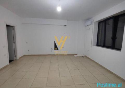 JEPET ZYRE 38 M2 ME QIRA TE SIRI KODRA 35.000 LEKE - 1/3