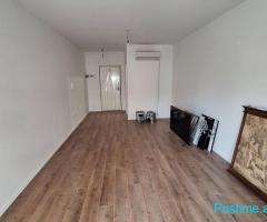 ZYRE ME QERA 40 M2 MYSLYM SHYRI 900 EURO