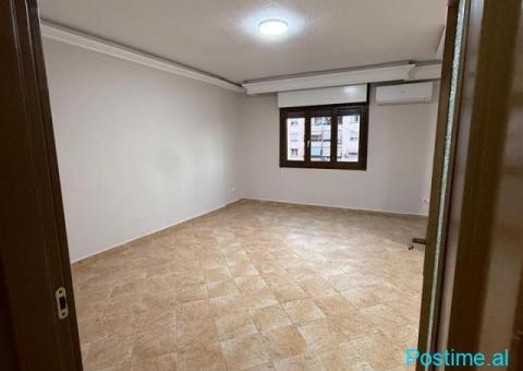 ZYRE ME QERA 165 M2 KOMUNA E PARISIT 1.200 EURO - 1/5