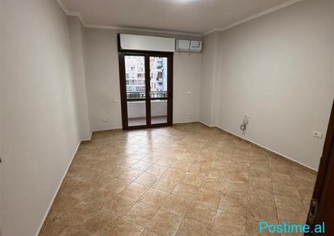 ZYRE ME QERA 165 M2 KOMUNA E PARISIT 1.200 EURO - 2/5