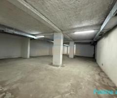 0696033060Shitet garazh, Pazari i Ri