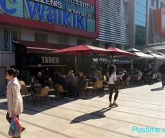 Bar Tadeo kerkojme banakier/kamarier