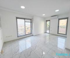 Jepet me qira ambient për zyra 135 m² – Rruga e Kavajës