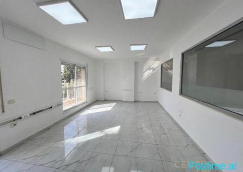Jepet me qira ambient për zyra 135 m² – Rruga e Kavajës - 6/7