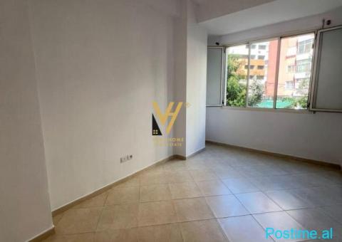 JEPET ZYRE 70 M2 ME QERA TEK UNAZA E RE 40.000 LEKE - 2/4