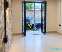 JEPET AMBIENT BIZNESI 86 M2 ME QERA NE VASIL SHANTO 100.000