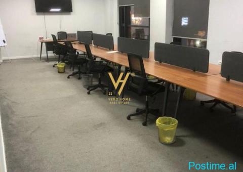 JEPET ZYRE 455 M2 ME QERA TE RRUGA HOXHA TAHSIM 5.000 EURO - 1/5